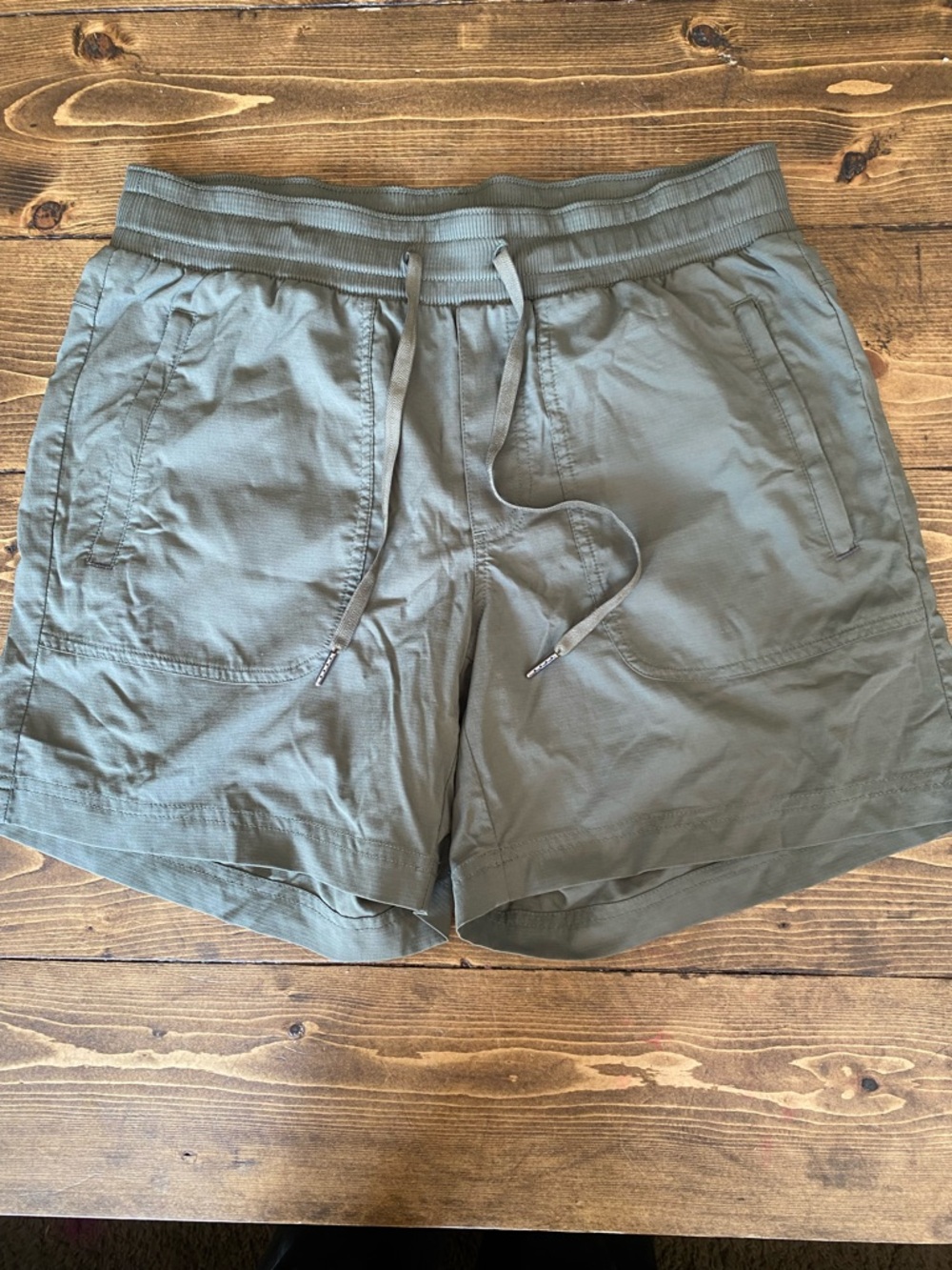 L.L. Bean women’s size small shorts